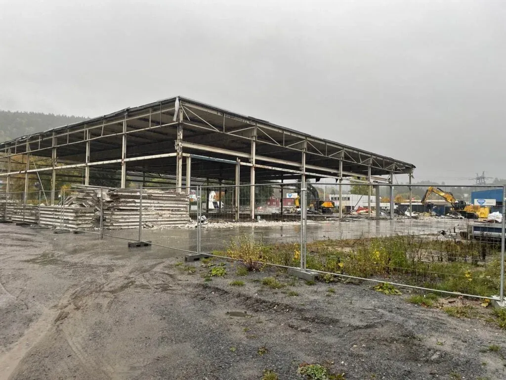 Tesla bygg under bygging